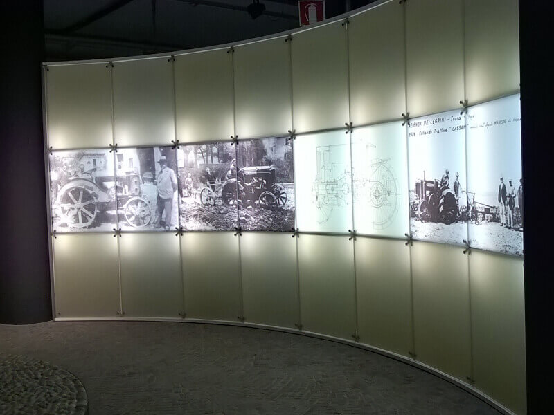 Allestimenti-Museo-Same-Decorazione-Plexiglass